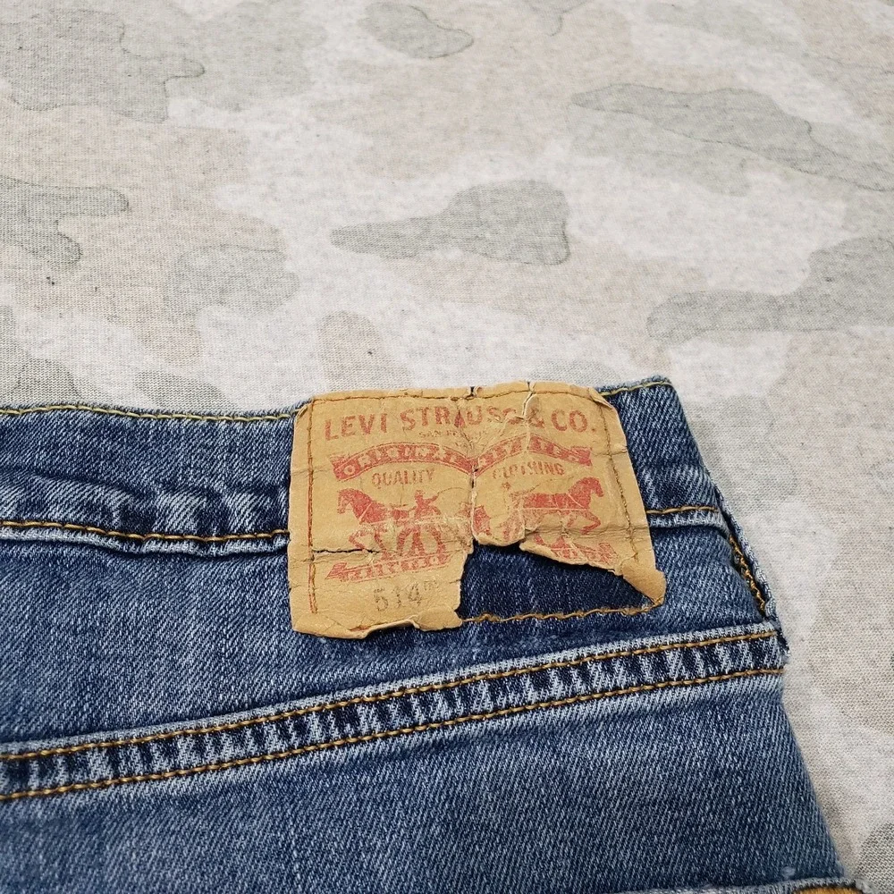 Levi's 514 Jeans Mens 32x30 Blue Straight Leg Pockets Denim Medium Wash
